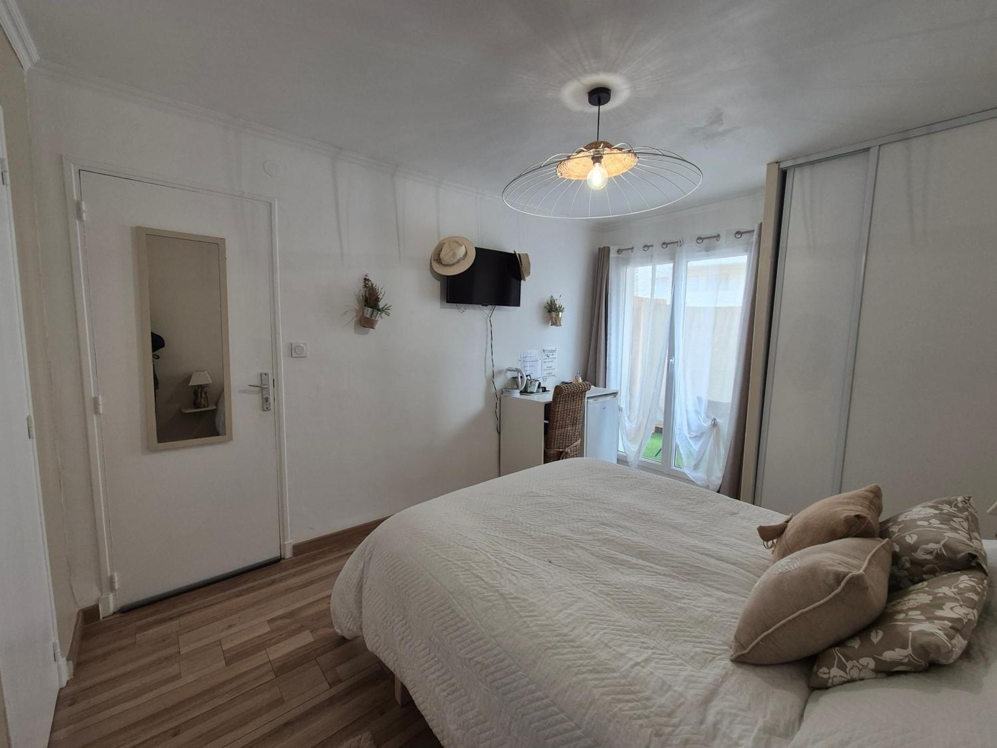 Bed and Breakfast Plein Soleil Тулон Номер фото